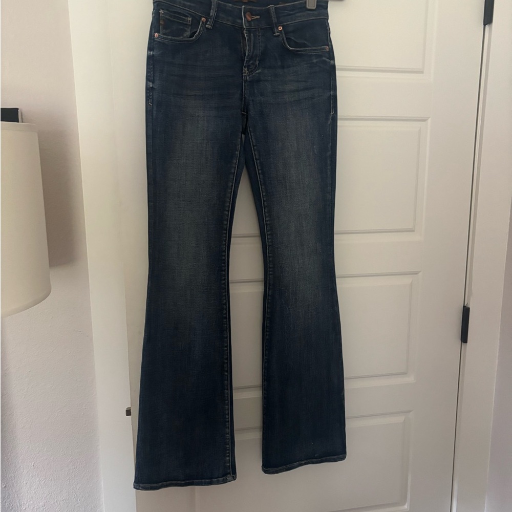 Dear John Women's Blue Flared Jeans size 26 regular length. I am 5”4